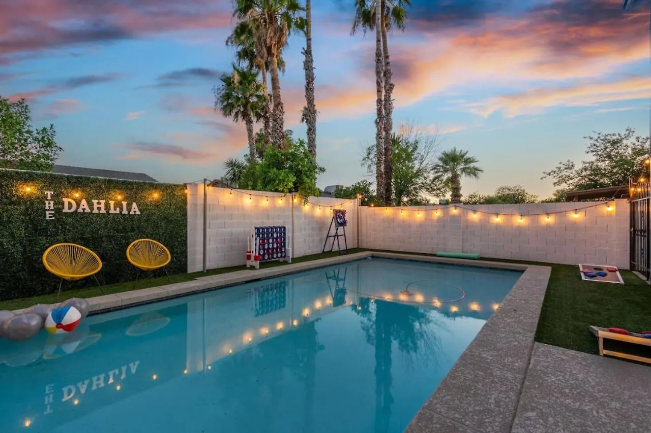 Extravagant Phoenix Retreat Pool Gazebo Heatedpool 0*,